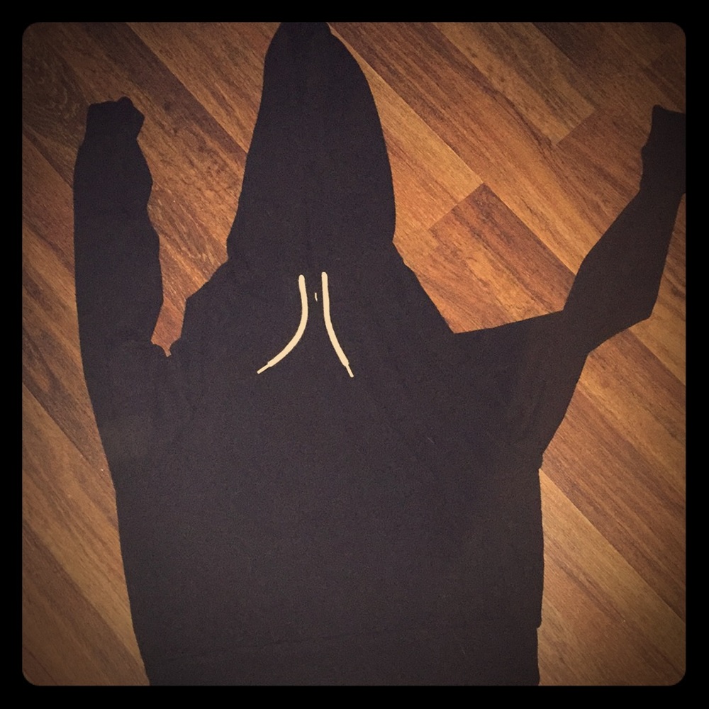 Black hoodie short